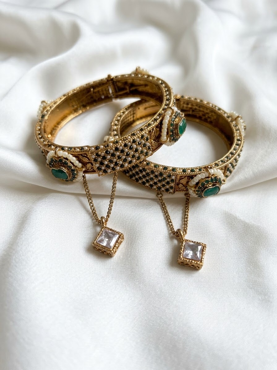 Emerald Kara Set