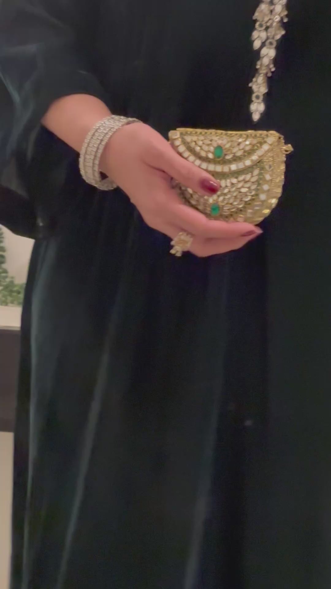 Kundan Emerald Clutch